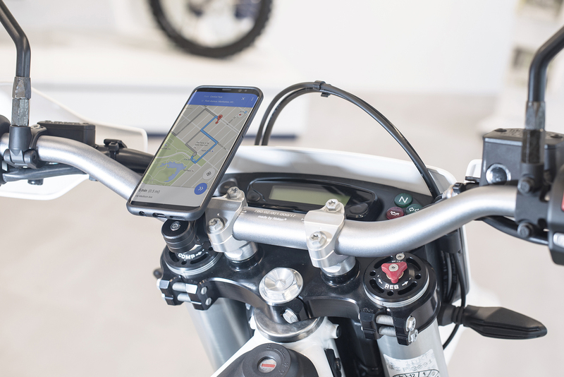 Pack complet SP-CONNECT Moto Bundle fixé sur guidon Samsung S10