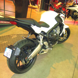 Support de plaque ACCESS DESIGN ''ras de roue'' noir Honda CB650F