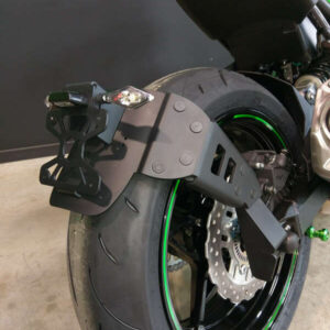 Support de plaque ACCESS DESIGN ''ras de roue'' noir Kawasaki Z900