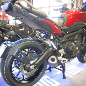 Support de plaque ACCESS DESIGN ''ras de roue'' noir Yamaha MT-09